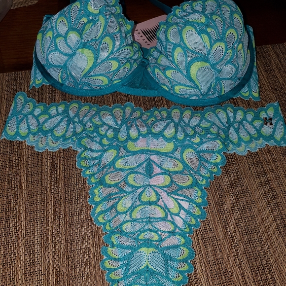 Savage X Fenty Other - Savage X Fenty Bra and Panty Set, 34DDD, Large